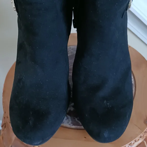 G By Guess DOLLI2 Black Almond Toe Knee High Boots 9.5 M EUC - Picture 14 of 16